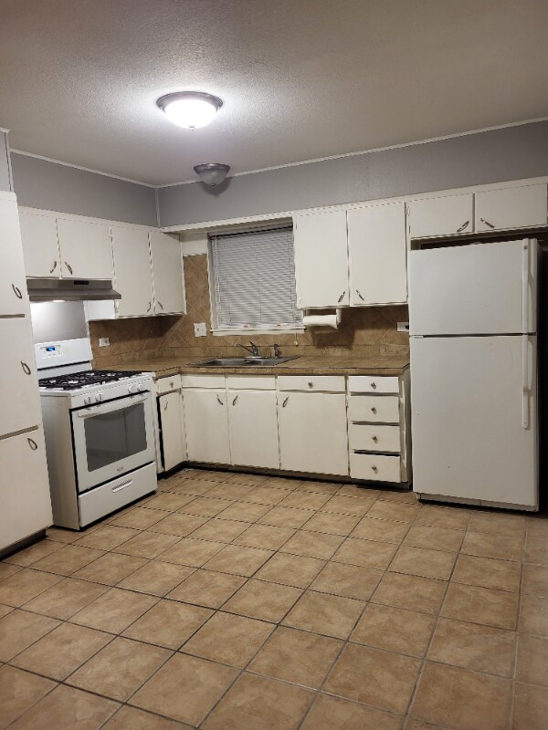 Building Photo - 214 Early Way Dr