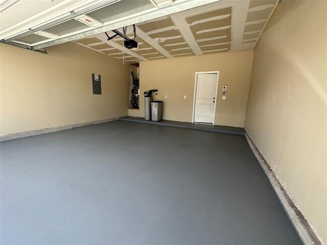 Building Photo - 14302 Honey Gem Dr