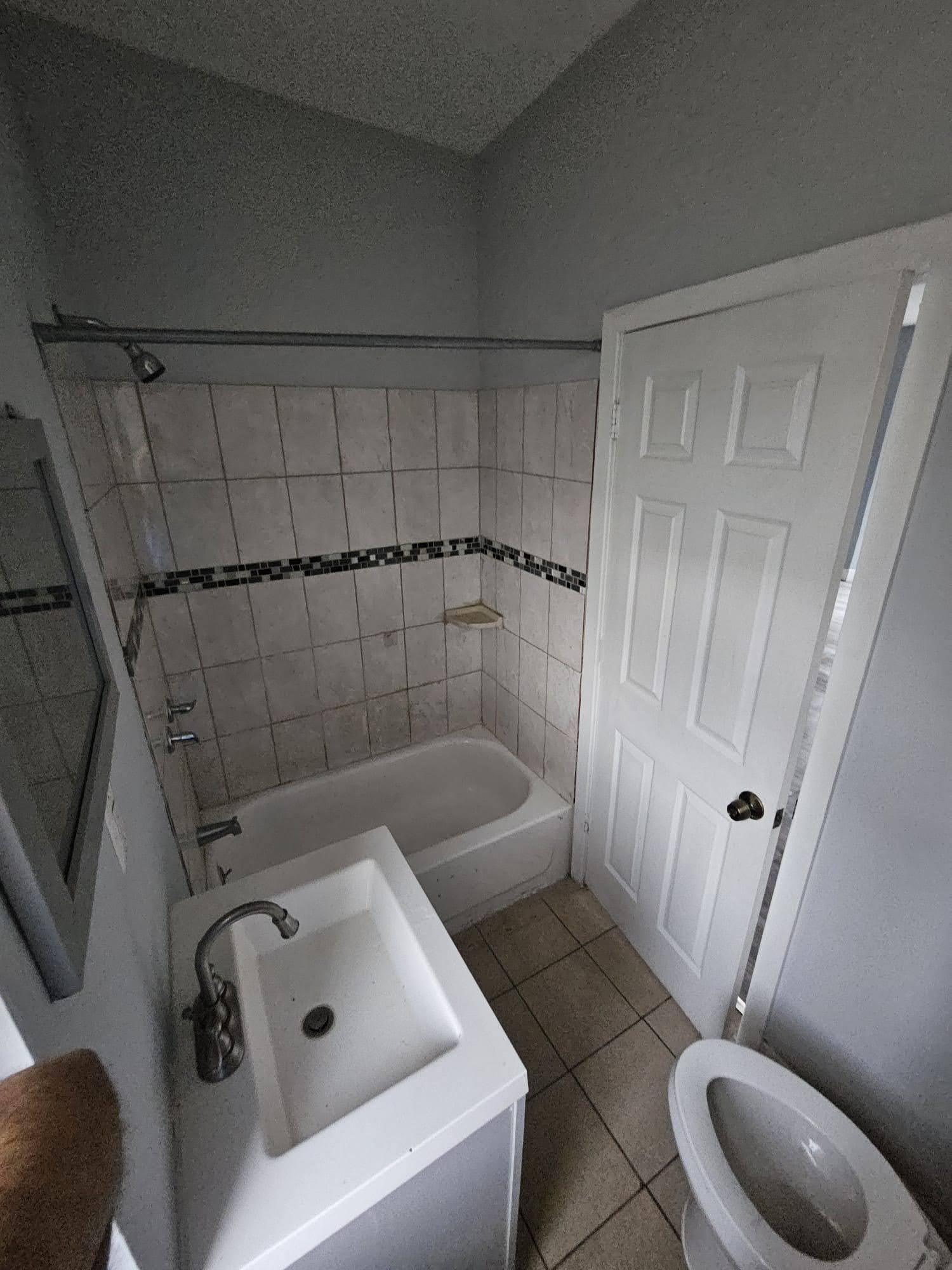 Bathroom - 5210 Master St