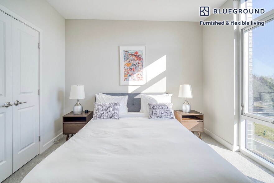 Building Photo - 7480 Birdwood Ave