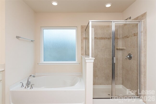 Building Photo - 106 Clarendon St