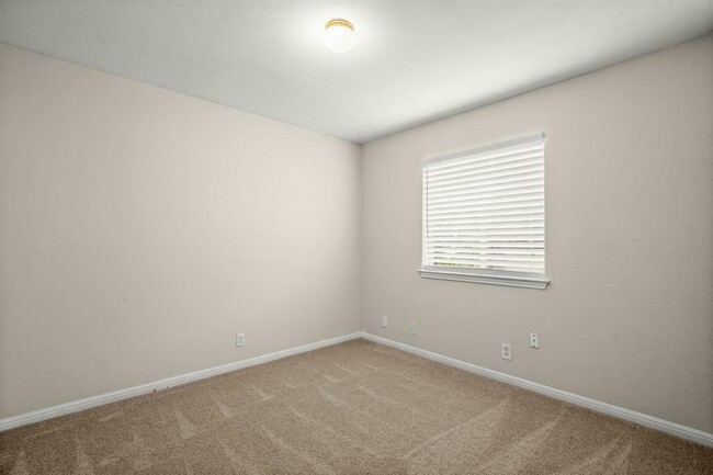 Building Photo - 14901 Nuttall Dr