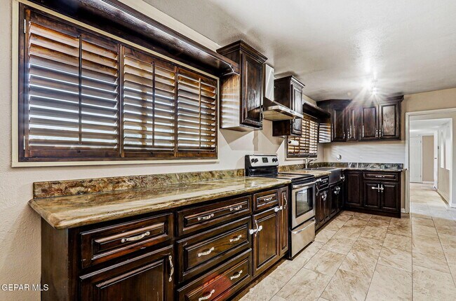 Building Photo - 4312 Wallington Dr