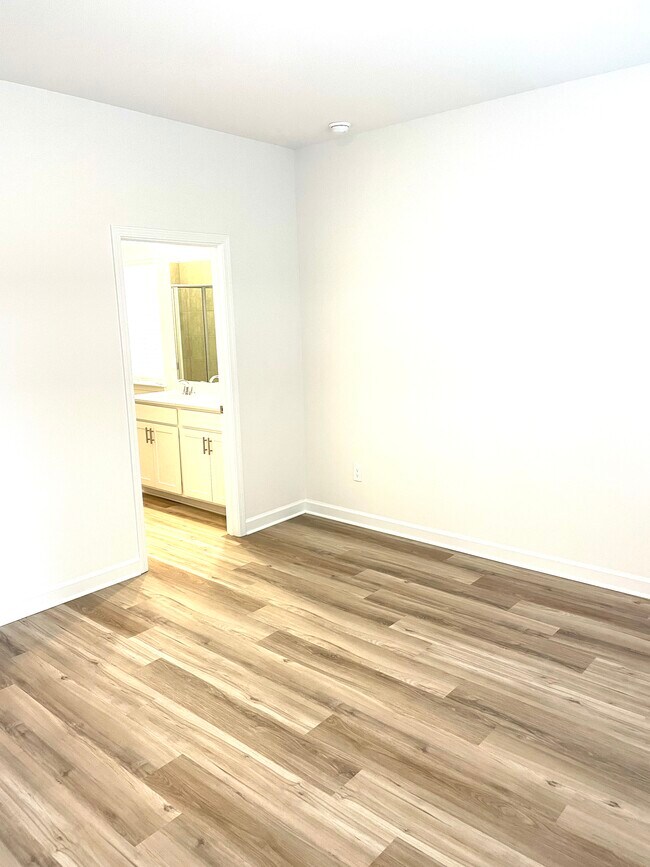 Building Photo - 1073 Lauryn Oak Lp