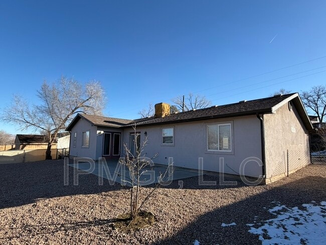 Building Photo - 377 S Redlands Rd