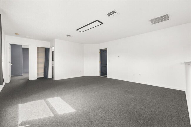 Building Photo - 9484 Walnut Crest Dr