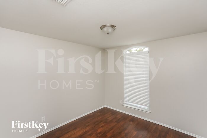 Building Photo - 6927 Misty Meadow Ln