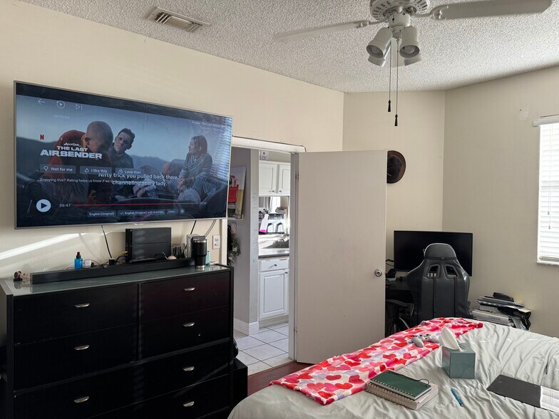 master bedroom - 1881 NW 96th Ter