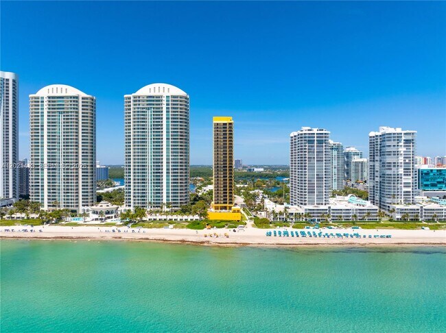 Building Photo - 16275 Collins Ave