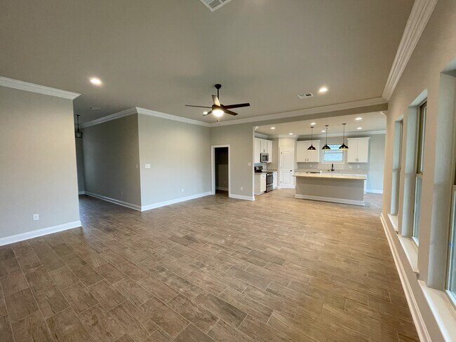 Building Photo - 118 Pne Lk Rd