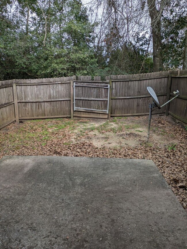 Building Photo - 178 Woodmere Dr