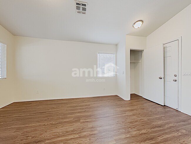 Building Photo - 368 S 161ST Dr