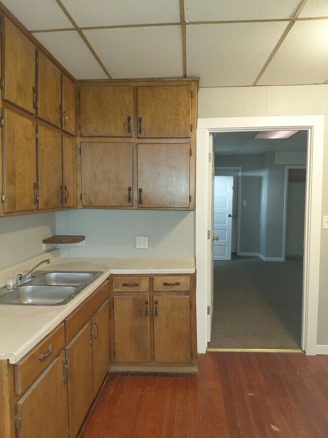 Building Photo - 117/119 N 6th Apts