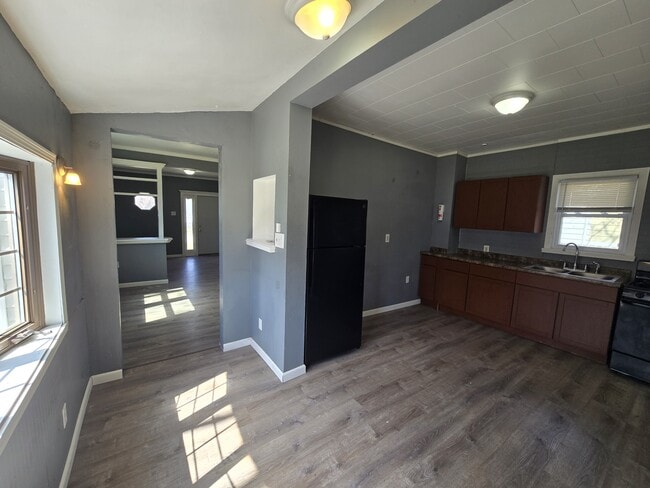 Building Photo - 1148 Columbia St