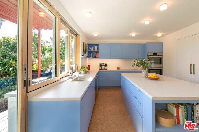 Building Photo - 5676 Hub St