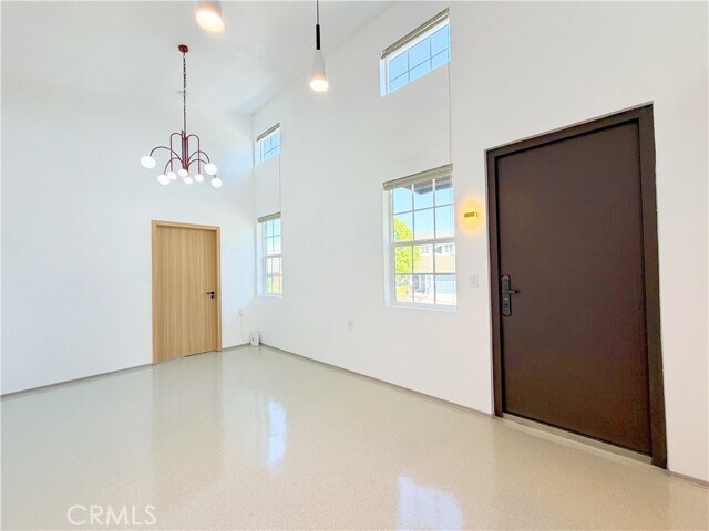 Building Photo - 1 Quiet Hills Cir