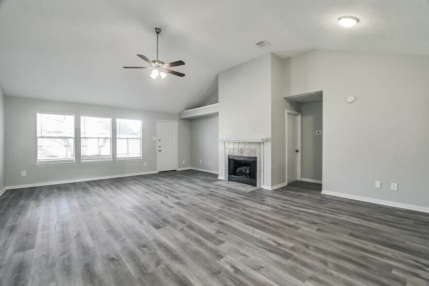 Building Photo - 4923 Bayboro Park Dr