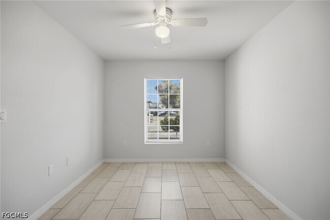 Building Photo - 1426-1428 Cape Coral Pkwy W