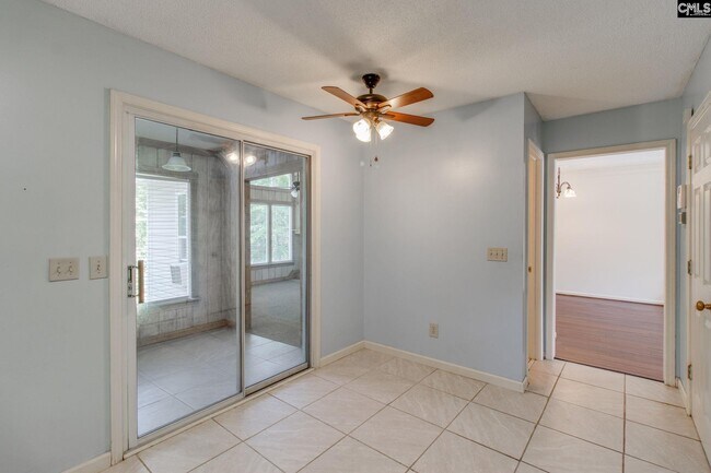 Building Photo - 19 Caddis Creek Ct