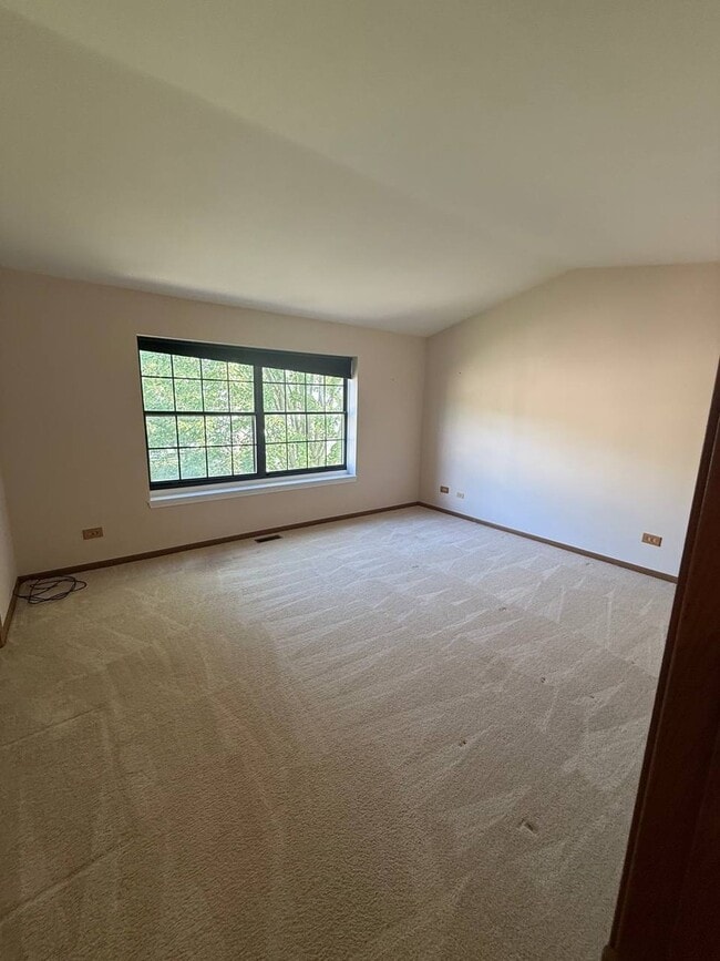 Building Photo - 4601 Olmstead Dr