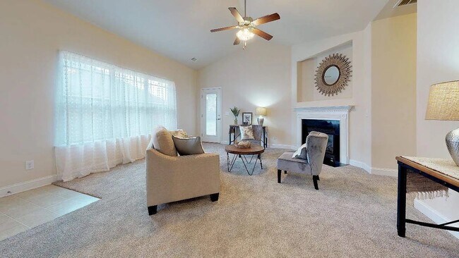 Building Photo - 323 Huntwood Dr