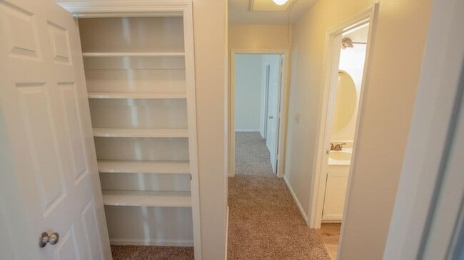 Building Photo - Gorgeous home ready to move in!
