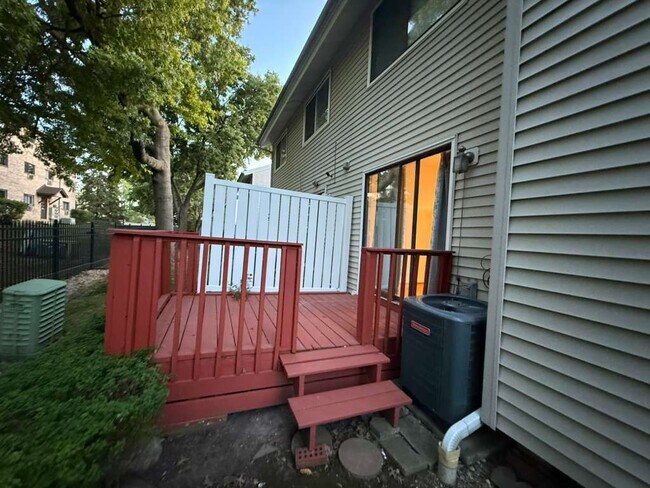 Building Photo - 1410 Whispering Springs Cir