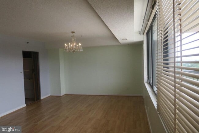 Building Photo - 3709 S George Mason Dr