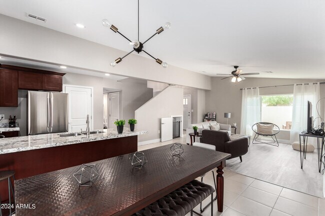 Building Photo - 2644 E Sylvia St