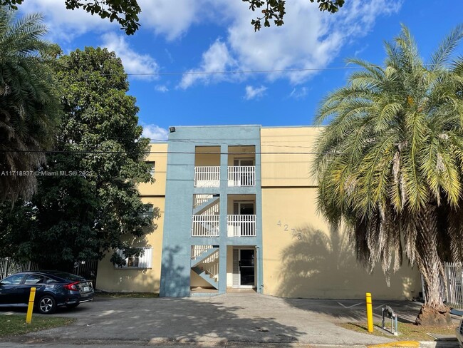 Building Photo - 4275 NW S Tamiami Canal Dr