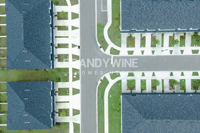 Building Photo - 569 Kit St