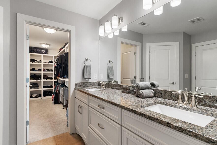 Building Photo - 223B Orlando Ave