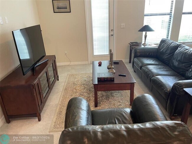 Building Photo - 2127 Appleton Cir S