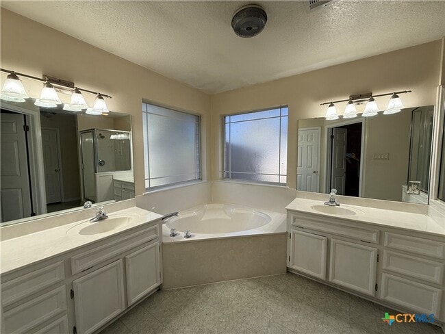 Building Photo - 4907 Joseph Dr