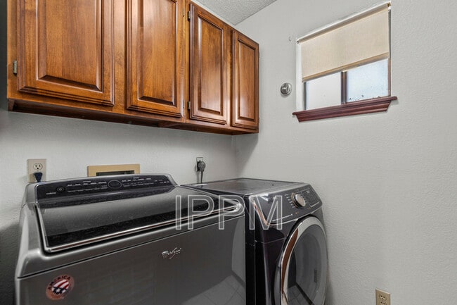 Building Photo - 138 Willow Cir