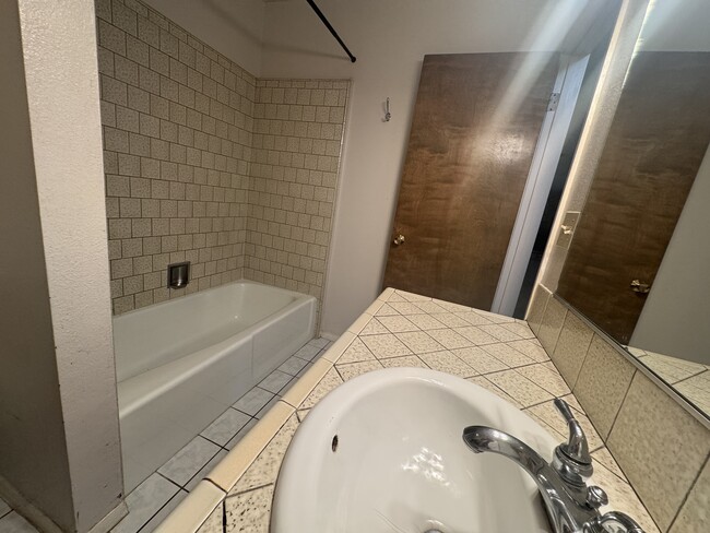 Building Photo - 5800 Encino Ave