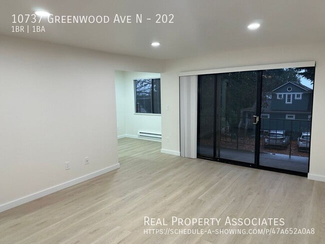 Building Photo - 10737 Greenwood Ave N