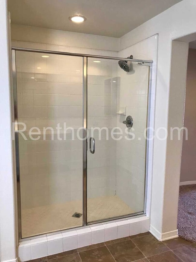 Building Photo - 5539 Alexandrine Ct