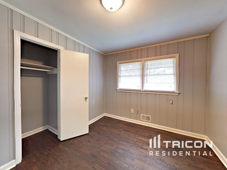 Building Photo - 4956 Sweet Valley Rd SW