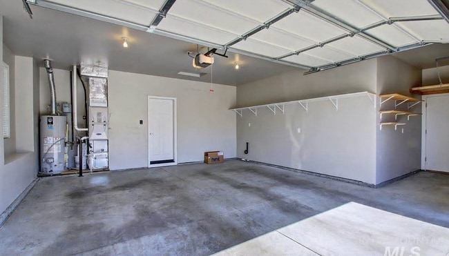 Building Photo - Resort-Style Living in Southeast Meridian: Modern Single-Level Home