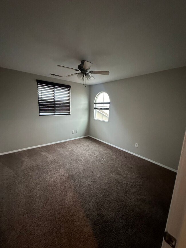 Building Photo - Nice Home For Rent
