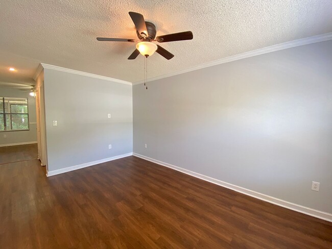 Building Photo - The Riverway at Aichele Terrace