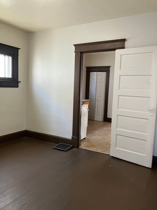 Building Photo - 432 2nd Ave