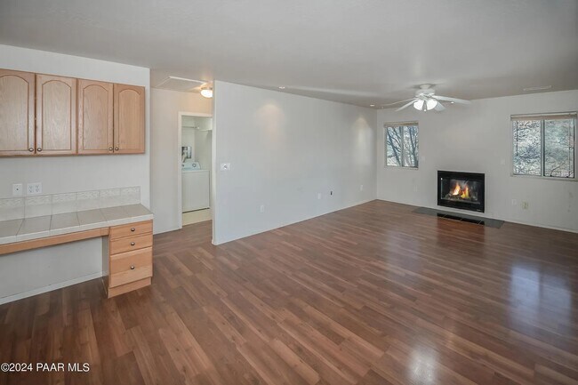 Building Photo - 1455 N Steuer Dr
