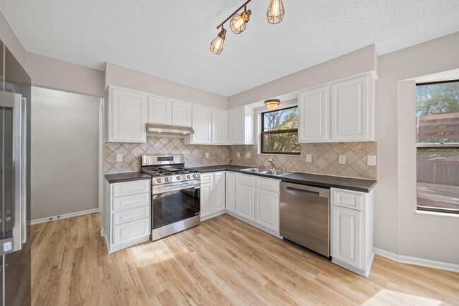 Building Photo - 3268 Stadler Dr