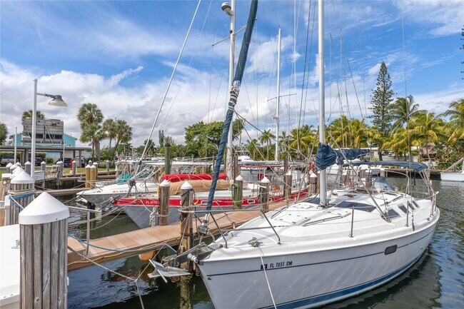 Building Photo - 2731 NE 14th Street Causeway