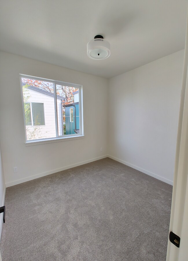 Building Photo - 4268 NE Going St