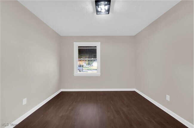 Building Photo - 23198 Gay St