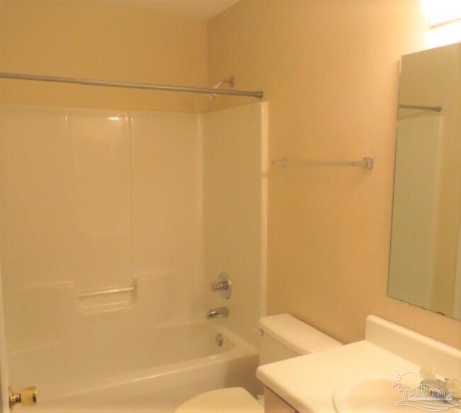 Building Photo - 116 Wildflower Ln