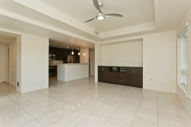 Building Photo - Wonderfully located - Three bedroom two ba...